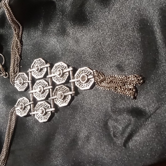 Statement necklace silver tone multi chain layered with tassels - Picture 3 of 4